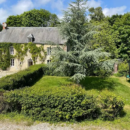 Holiday home Maison Spacieuse Entre Bois Et Marais