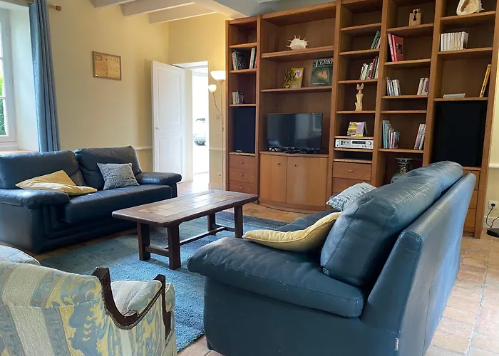 Maison Spacieuse Entre Bois Et Marais *